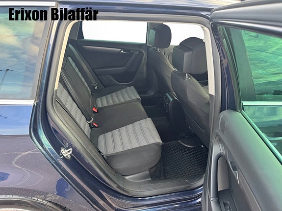 Volkswagen Passat 23 of 27
