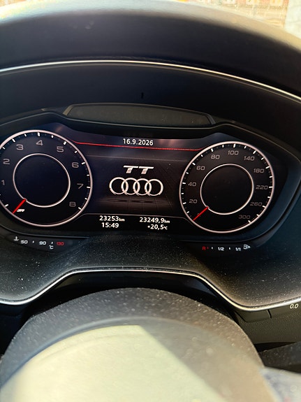 Audi TT 3 of 10