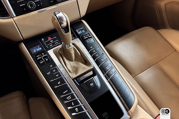 Porsche Macan S 11 of 15
