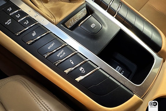 Porsche Macan S 12 of 15