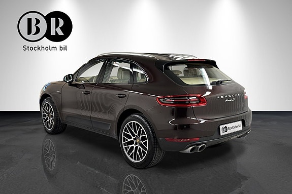Porsche Macan S 2 of 15
