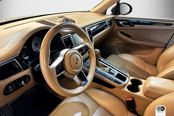 Porsche Macan S 7 of 15