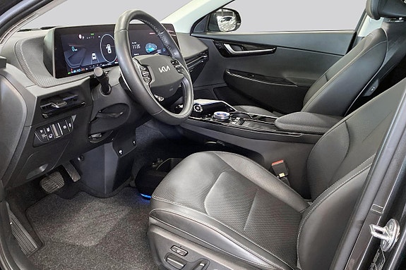 Kia EV6 8 of 14