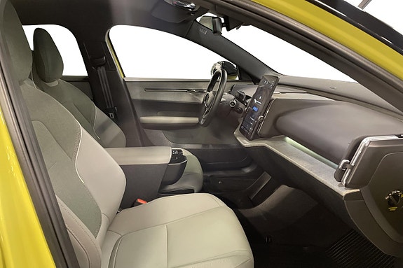 Volvo EX30 15 of 28