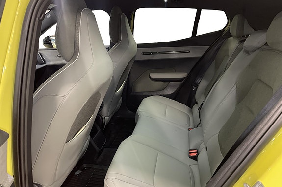 Volvo EX30 17 of 28