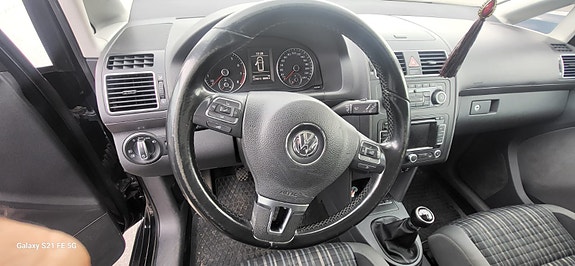 Volkswagen Touran Cross 6 of 11