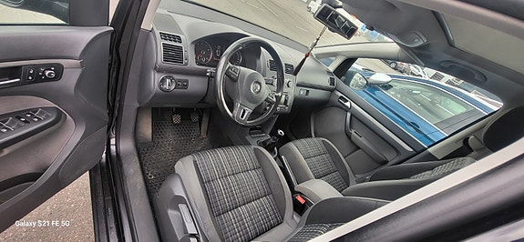 Volkswagen Touran Cross 7 of 11