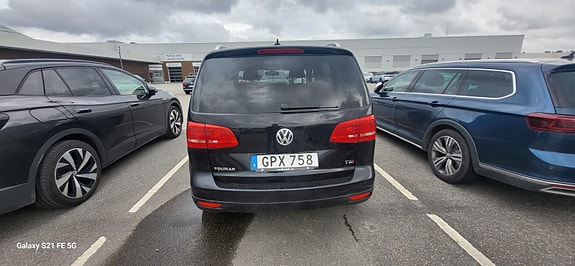 Volkswagen Touran Cross 4 of 11