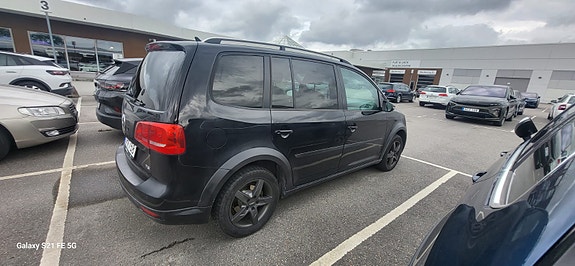 Volkswagen Touran Cross 3 of 11