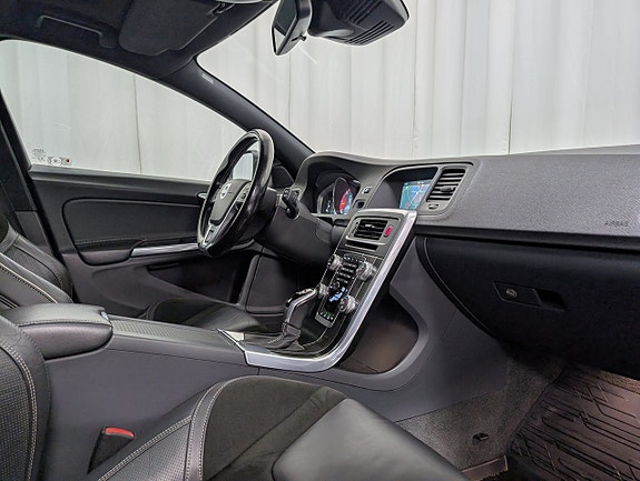 Volvo V60 9 of 14