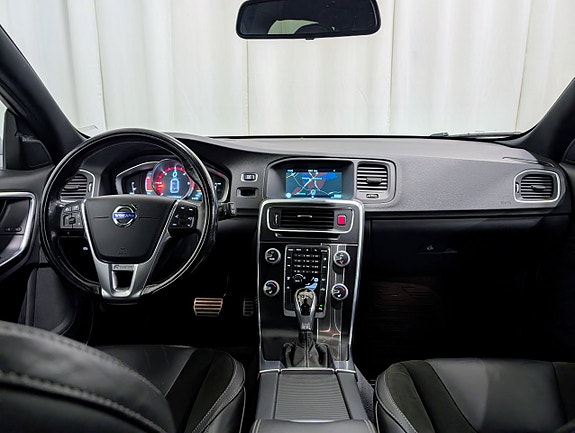 Volvo V60 7 of 14