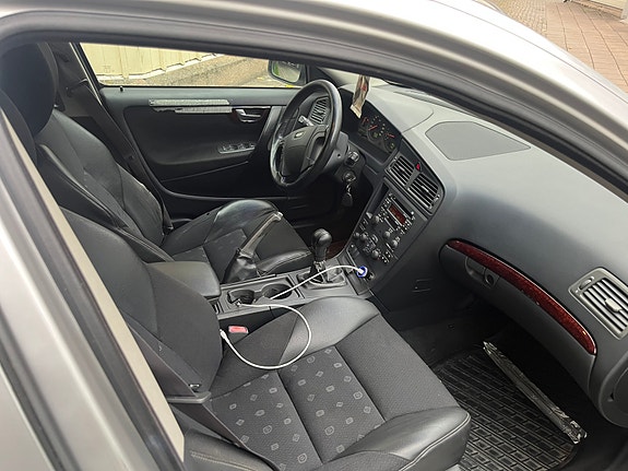 Volvo V70 4 of 4