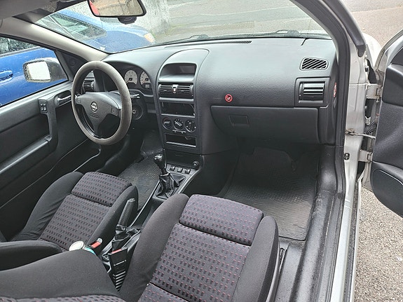 Opel Astra 3 of 5