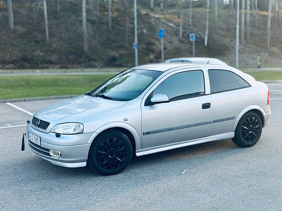 Opel Astra 2 of 2