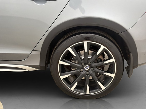 Volvo S60 Cross Country 29 of 30