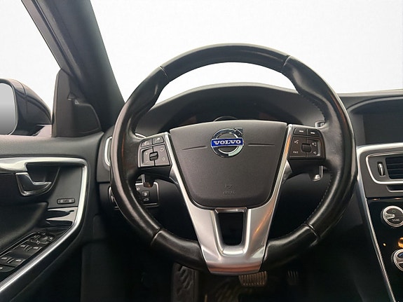 Volvo S60 Cross Country 11 of 30