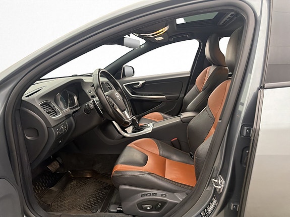 Volvo S60 Cross Country 12 of 30