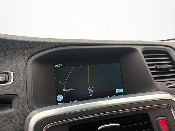Volvo S60 Cross Country 17 of 30