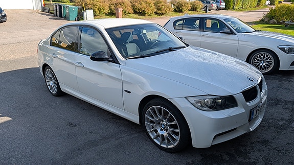 BMW 320Si 2 of 9