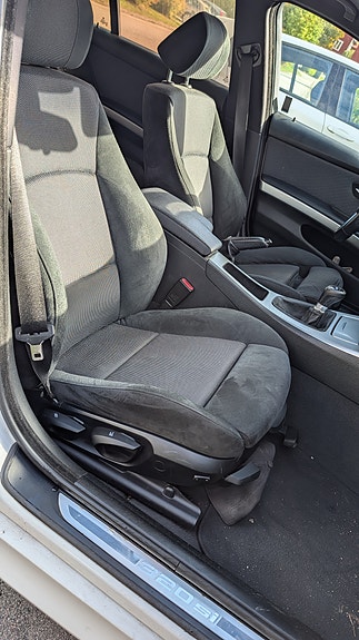 BMW 320Si 6 of 9