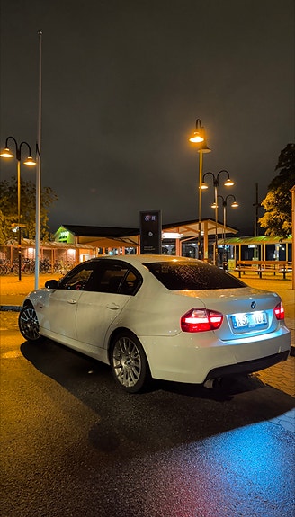 BMW 320Si 9 of 9