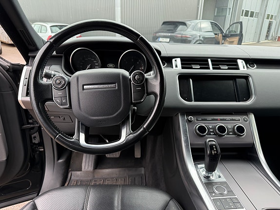 Land Rover Range Rover Sport 6 of 6