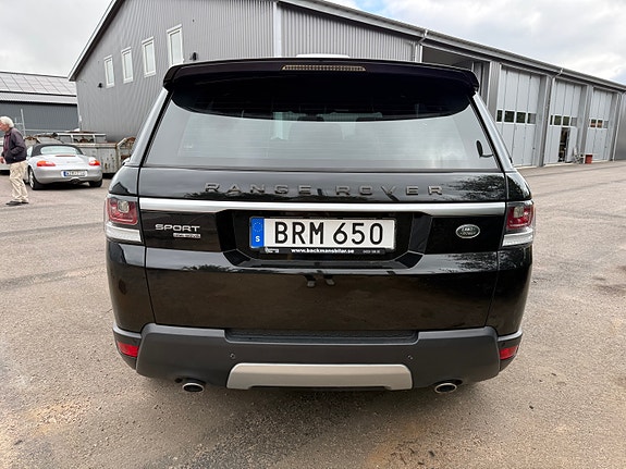 Land Rover Range Rover Sport 4 of 6