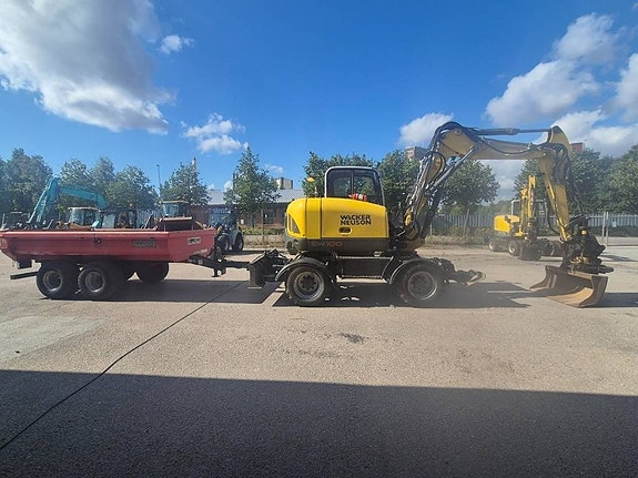 Wacker Neuson EW100 & Bigabkärra med 3 skopor 2 of 13