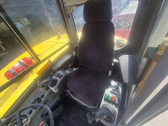 Wacker Neuson EW100 & Bigabkärra med 3 skopor 5 of 13