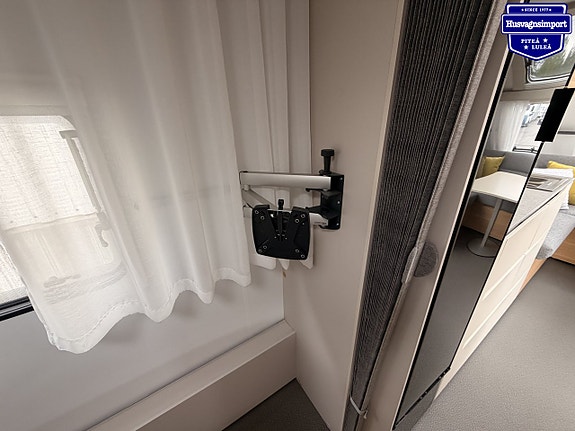 Adria ADORA 613 UT - Queenbed / Badrum m dusch 14 of 16