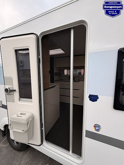 Adria ADORA 613 UT - Queenbed / Badrum m dusch 12 of 16