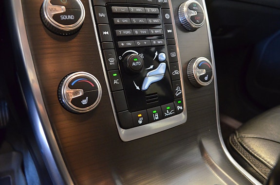 Volvo XC70 8 of 26