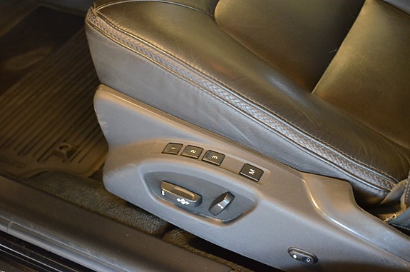 Volvo XC70 12 of 26
