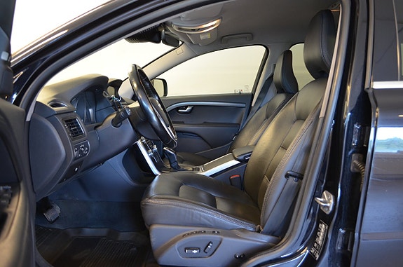 Volvo XC70 14 of 26