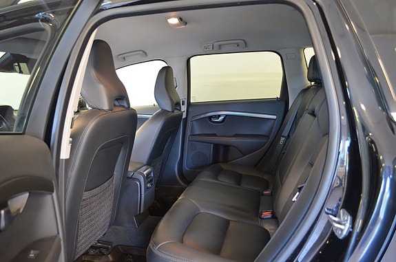 Volvo XC70 16 of 26