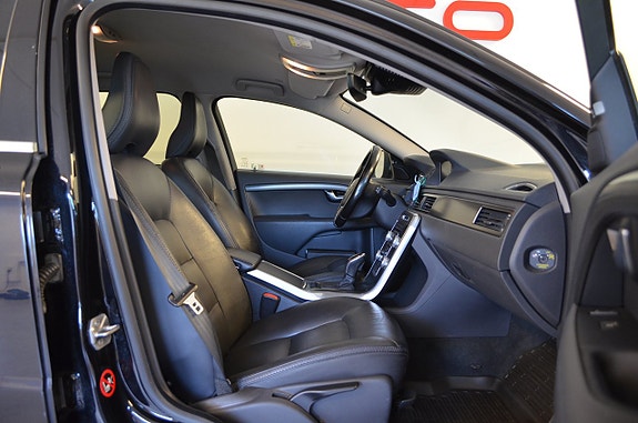 Volvo XC70 17 of 26