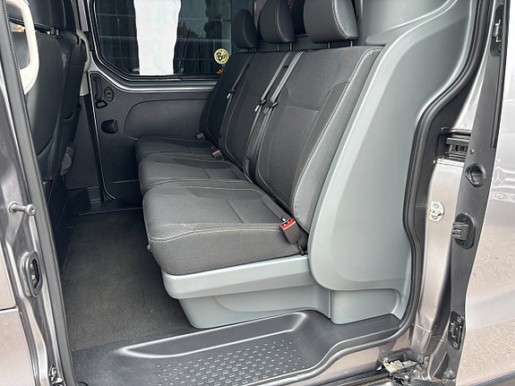 Renault Trafic 13 of 20