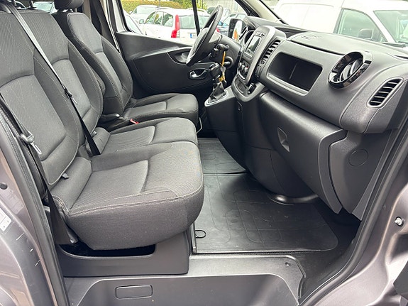 Renault Trafic 12 of 20