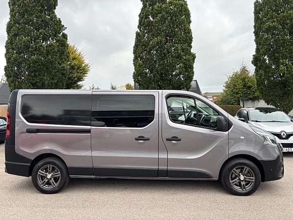 Renault Trafic 2 of 20