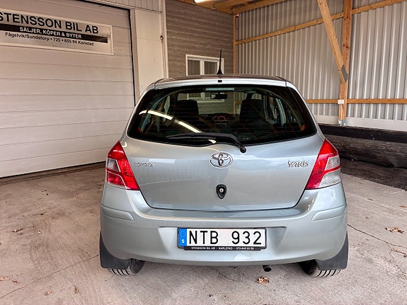 Toyota Yaris 6 of 11