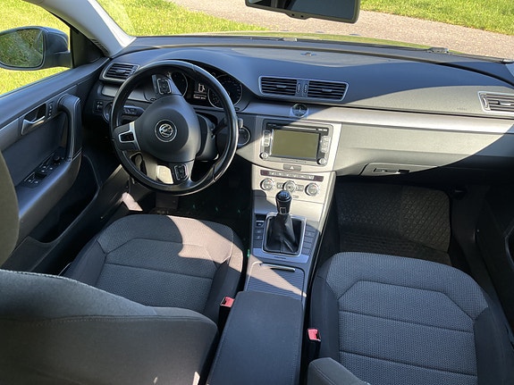 Volkswagen Passat 3 of 7