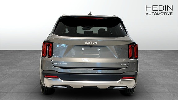 Kia Sorento 5 of 19