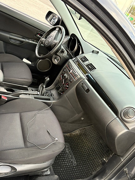 Mazda 3 3 of 4
