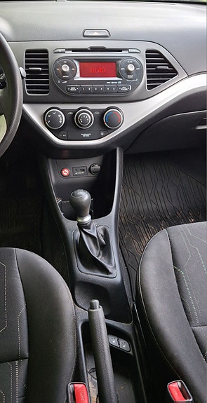 Kia Picanto 9 of 9