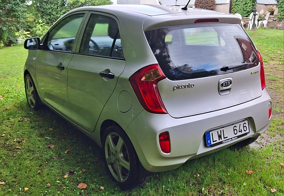 Kia Picanto 3 of 9