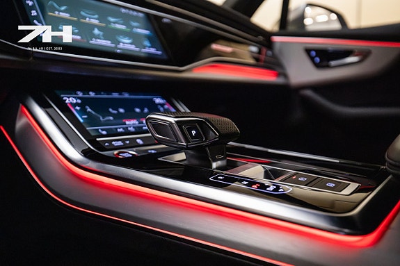 Audi SQ7 11 of 24