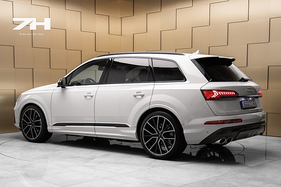 Audi SQ7 3 of 24