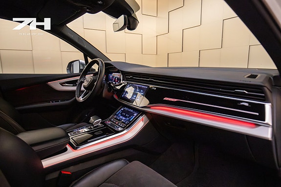 Audi SQ7 16 of 24