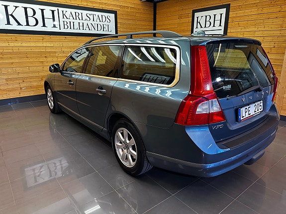 Volvo V70 4 of 26