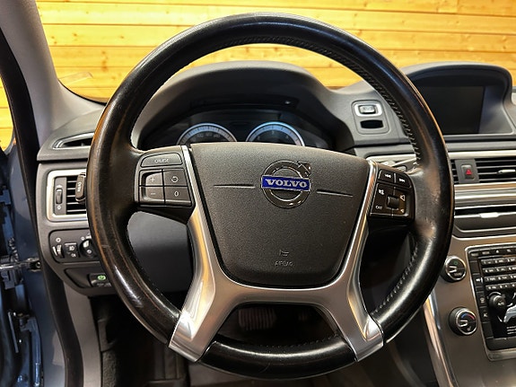 Volvo V70 14 of 26